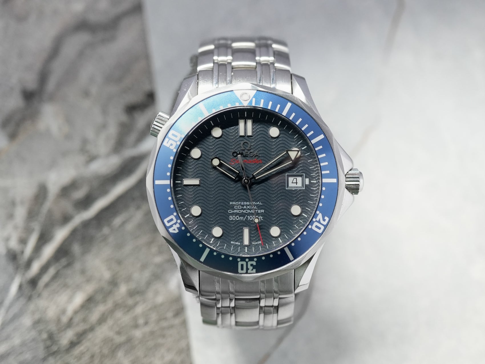 Omega Seamaster 300m Diver James Bond 007 Casino Royale Co Axial Chronometer Automatic 41mm 2220.80.00