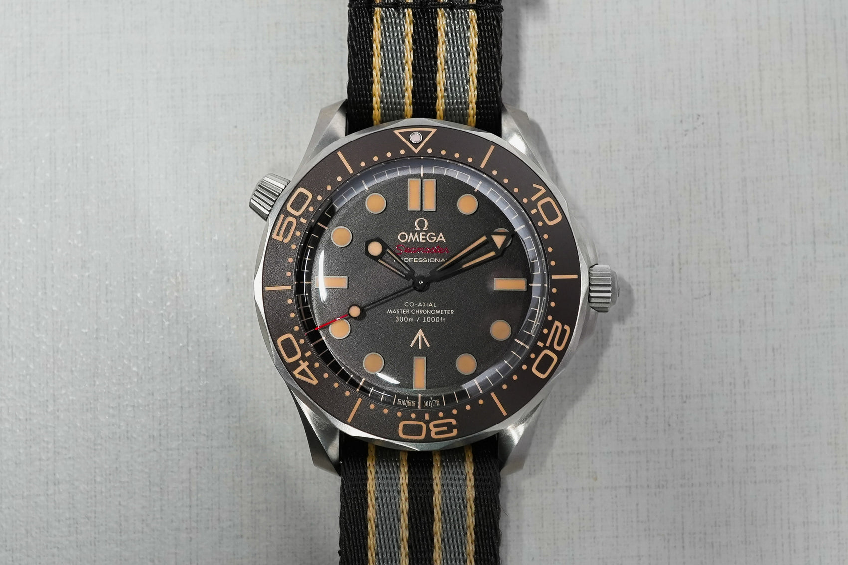 Omega Seamaster Diver James Bond 007 Master Chronometer Titanium 210.92.42.20.01.001