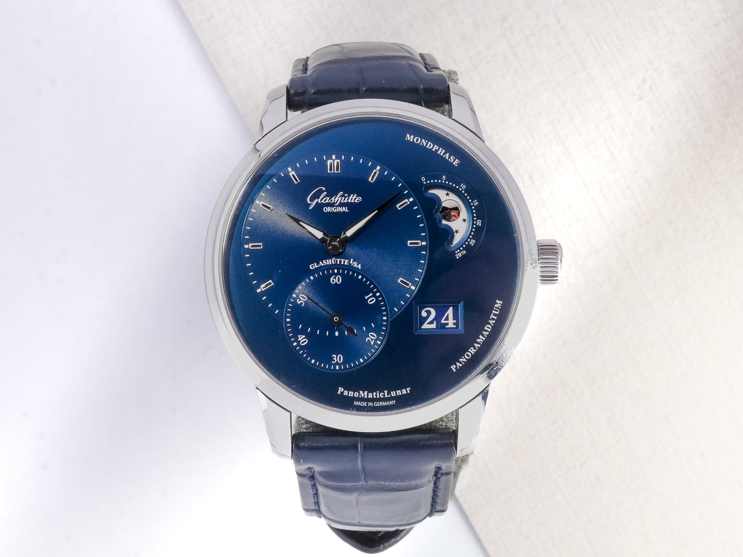 Glashutte Original PanomaticLunar Blue Moonphase 40mm 1-90-02-46-32-35