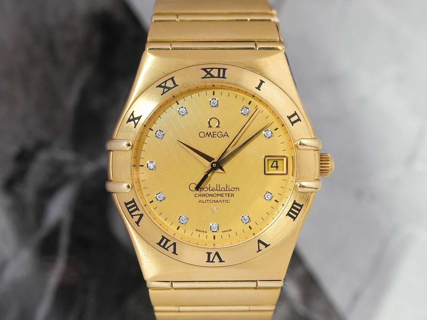 Omega Constellation Manhattan Dial with 11 Point Diamond in 18k Yellow Gold 1102.15.00