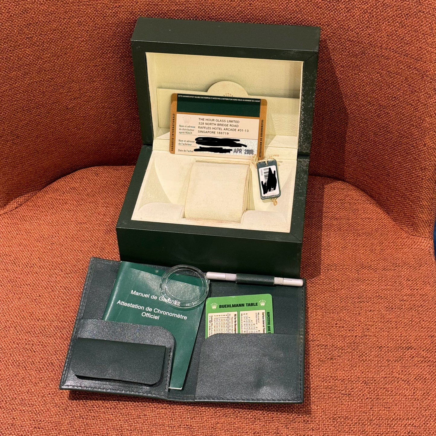 Rolex Sea-Dweller 4000 16600 - Full Set with Box and Papers