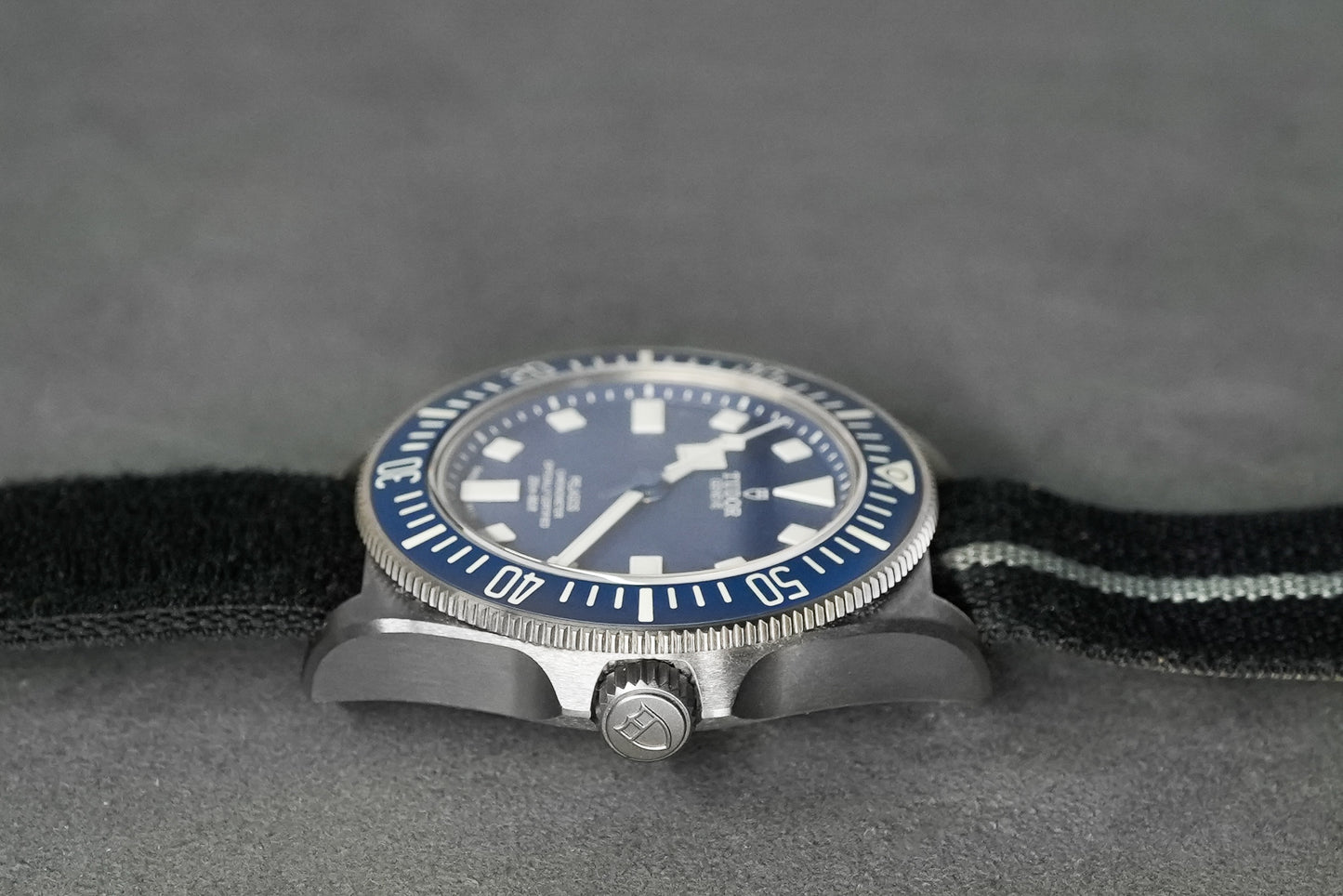 Tudor Pelagos FXD Marine Nationale Titanium Dive Divers 25707 25707B 25707B/22 - Side View