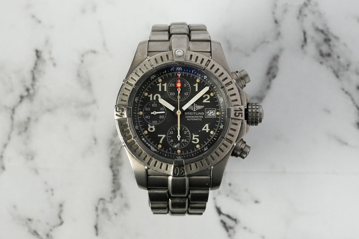 Breitling Avenger Chronograph Titanium E13360