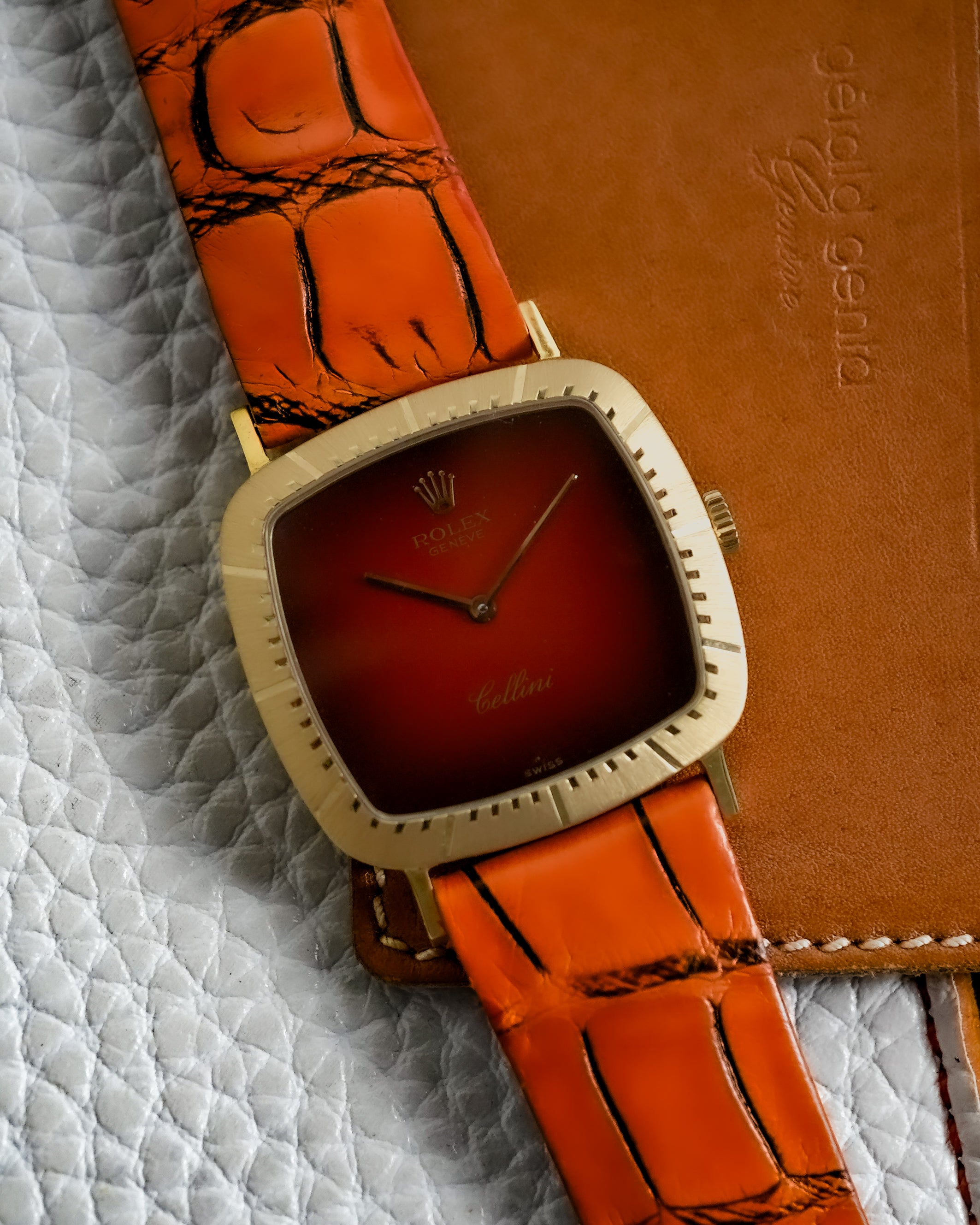 Rolex Cellini Cadran Vignette Manual Winding in 18k Solid Yellow Gold 4084